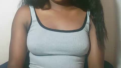 lovelylarra online show from 28, 2, 2026