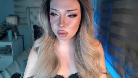 Snapshot of lovelymarie69 chatting on 16, 12, 2025 Rebeca online show from 16, 12, 2025