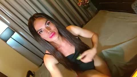 lovelymiss_shyna11 online show from 22, 1, 2025