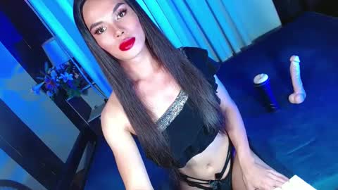lovelymiss_shyna11 online show from 9, 2, 2025