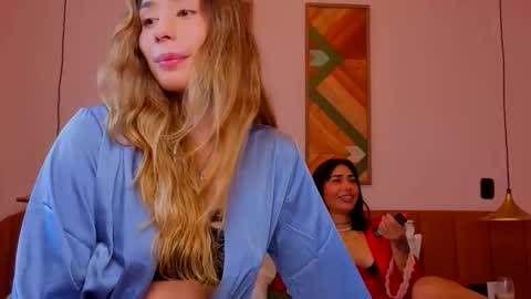 Snapshot of lovelymoon_ chatting on 2, 6, 2026 lovelymoon_ online show from 2, 6, 2026