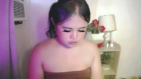 Snapshot of lovelypinaychubsx chatting on 23, 6, 2026 lovely online show from 23, 6, 2026