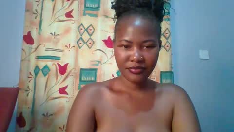 Snapshot of lovelyy_dreams chatting on 4, 3, 2026 Hanna online show from 4, 3, 2026