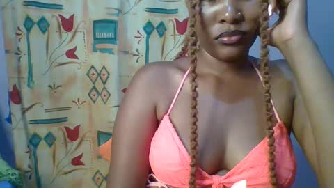 Snapshot of lovelyy_dreams chatting on 2, 4, 2026 Hanna online show from 2, 4, 2026