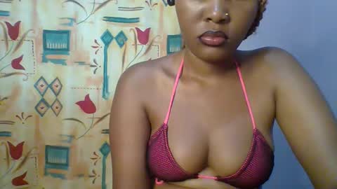 Snapshot of lovelyy_dreams chatting on 6, 4, 2026 Hanna online show from 6, 4, 2026