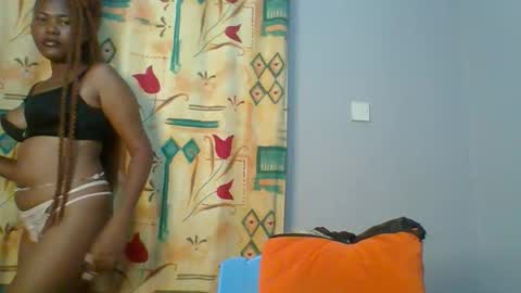 Snapshot of lovelyy_dreams chatting on 9, 4, 2026 Hanna online show from 9, 4, 2026