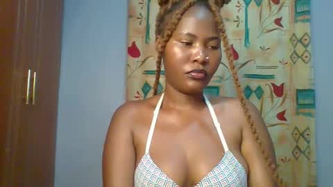 Snapshot of lovelyy_dreams chatting on 14, 4, 2026 Hanna online show from 14, 4, 2026