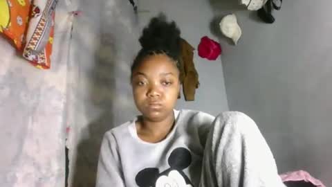 lovemarie08 online show from 13, 4, 2026