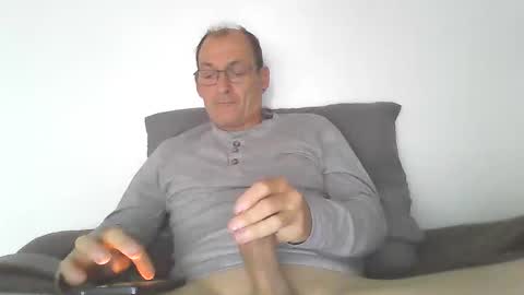 lovs2cum4u online show from 1, 10, 2025