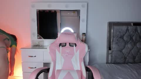 Snapshot of lovingdarcy_ chatting on 1, 11, 2025 Susana online show from 1, 11, 2025