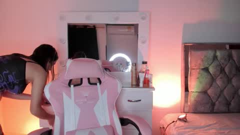 Snapshot of lovingdarcy_ chatting on 8, 11, 2025 Susana online show from 8, 11, 2025