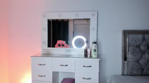 Snapshot of lovingdarcy_ chatting on 19, 11, 2025 Susana online show from 19, 11, 2025