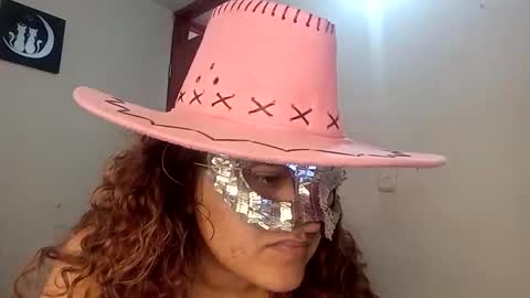 Snapshot of luana363 chatting on 16, 10, 2025 luana363 online show from 16, 10, 2025