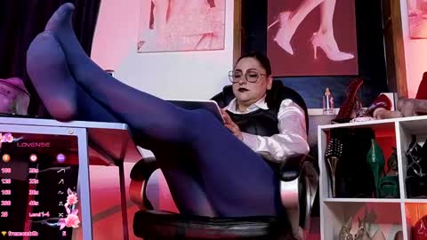 luanadabbraccio_ online show from 12, 5, 2026