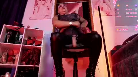 luanadabbraccio_ online show from 29, 7, 2026