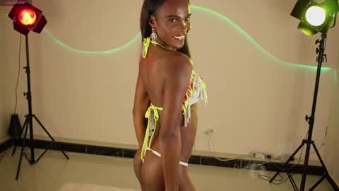 Snapshot of luanarisque chatting on 5, 2, 2025 IG luana orq online show from 5, 2, 2025