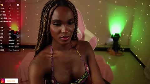 Snapshot of luanarisque chatting on 28, 9, 2025 IG luana orq online show from 28, 9, 2025