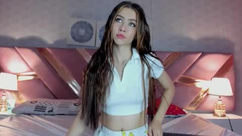 Snapshot of luanastonne chatting on 10, 9, 2025 LuanaStonne online show from 10, 9, 2025
