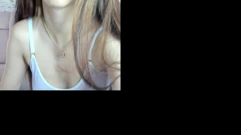 Snapshot of luanastonne chatting on 12, 10, 2025 LuanaStonne online show from 12, 10, 2025