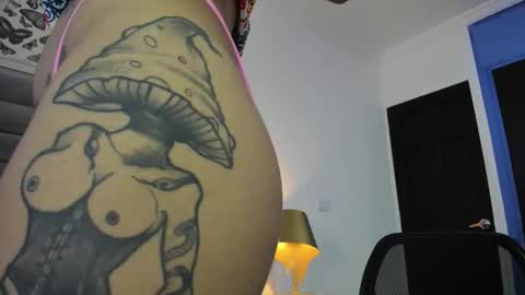 LuankaKozlov online show from 4, 3, 2026