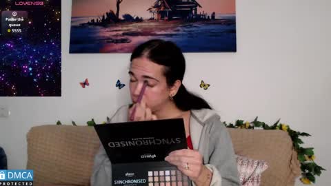 luara_ online show from 7, 4, 2026