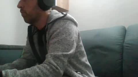 Snapshot of lucabeech88 chatting on 8, 1, 2025 Luca online show from 8, 1, 2025