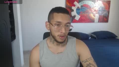 Snapshot of lucavanden chatting on 5, 11, 2025 Luca Vanden online show from 5, 11, 2025