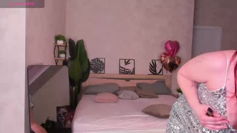 Gloria online show from 3, 3, 2026