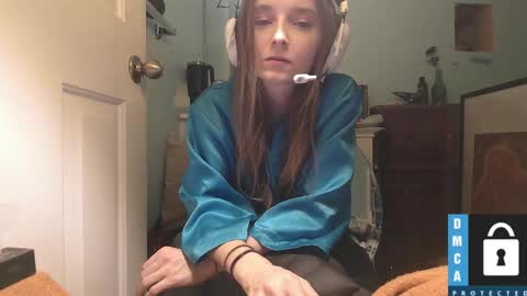 Luci Layne online show from 15, 2, 2025