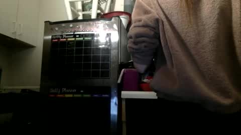 Snapshot of luci_layne chatting on 6, 4, 2026 Luci Layne online show from 6, 4, 2026