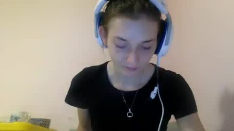 Luci Layne online show from 28, 7, 2026