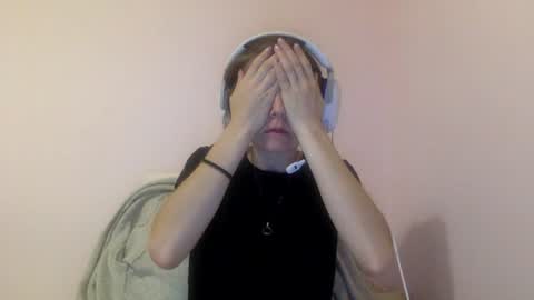 Luci Layne online show from 30, 7, 2026
