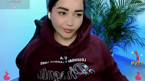 lucia star  online show from 19, 7, 2026