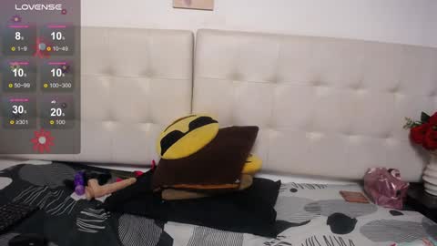 Snapshot of luciana_milf1 chatting on 11, 1, 2025 Luciana online show from 11, 1, 2025