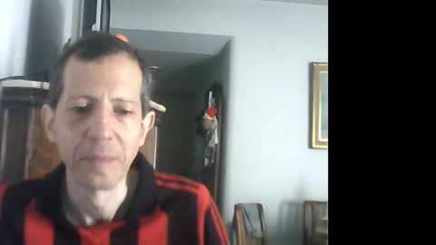 Snapshot of lucianoaxel chatting on 4, 1, 2025 Luciano online show from 4, 1, 2025