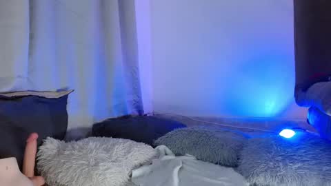 Snapshot of lucie_petite chatting on 11, 1, 2025 Lucie - online show from 11, 1, 2025