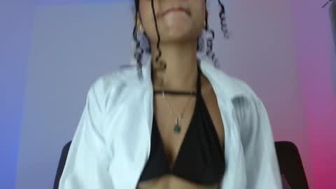 Snapshot of lucie_petite chatting on 23, 1, 2025 Lucie - online show from 23, 1, 2025