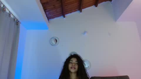 Snapshot of lucie_petite chatting on 24, 1, 2025 Lucie - online show from 24, 1, 2025