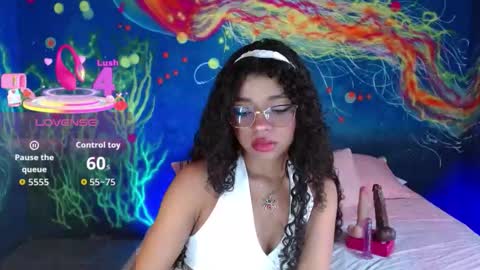 Snapshot of lucie_petite chatting on 13, 9, 2025 Lucie - online show from 13, 9, 2025