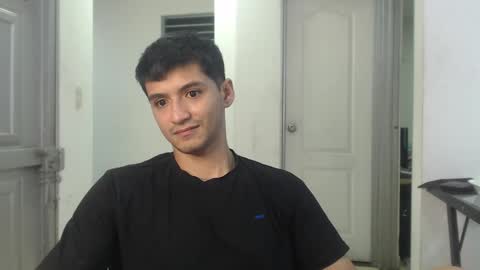 Snapshot of lucifferr_ chatting on 12, 3, 2025 leonel online show from 12, 3, 2025