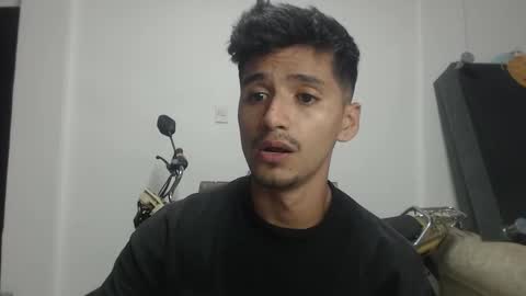 Snapshot of lucifferr_ chatting on 14, 11, 2025 leonel online show from 14, 11, 2025