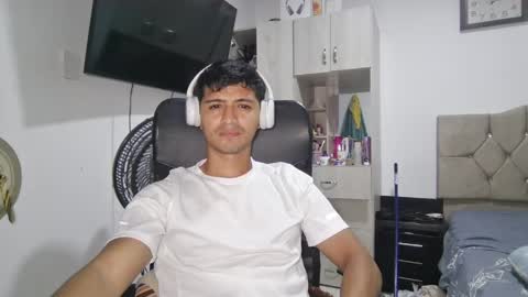 Snapshot of lucifferr_ chatting on 22, 5, 2026 leonel online show from 22, 5, 2026