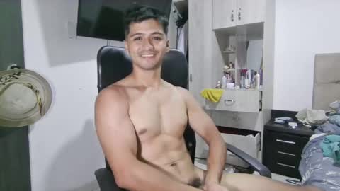 Snapshot of lucifferr_ chatting on 23, 5, 2026 leonel online show from 23, 5, 2026