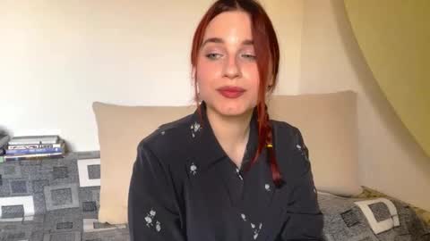 Snapshot of lucinadapinto chatting on 28, 10, 2025 Emily online show from 28, 10, 2025