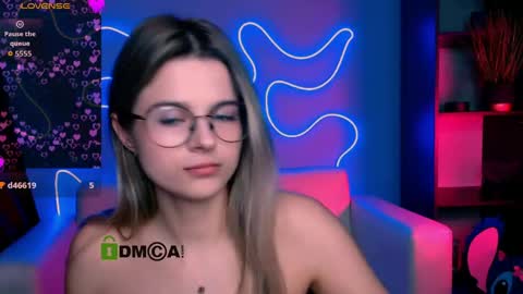 Mila Sweetheart online show from 13, 4, 2026