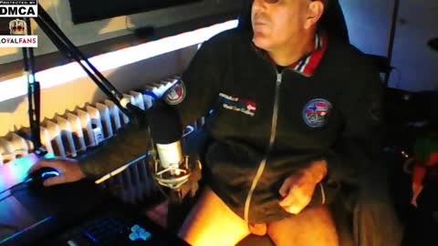 Snapshot of luckyfreak1 chatting on 22, 12, 2024 call me Stefan online show from 22, 12, 2024