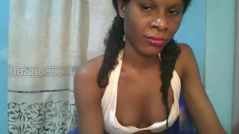 Snapshot of luckymadequeen chatting on 3, 2, 2026 Gloria online show from 3, 2, 2026