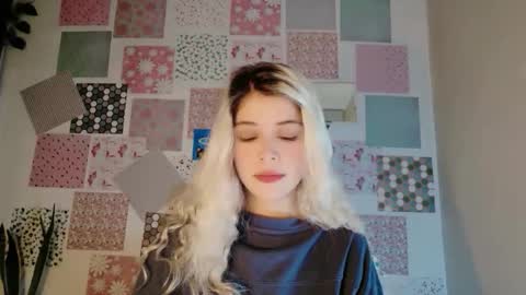 luckysapphire777 online show from 8, 11, 2025