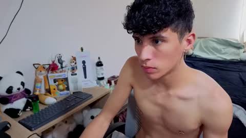 Lu Independent Model online show from 8, 11, 2025