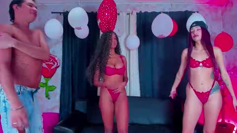 Snapshot of lucretia_love chatting on 18, 2, 2026 luna alice francisco mike online show from 18, 2, 2026